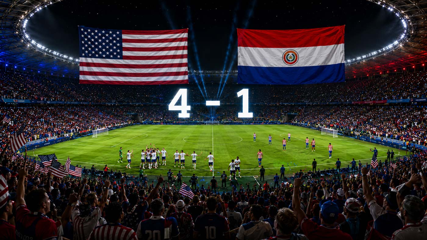 Stade de football rempli avec les drapeaux des États-Unis et du Paraguay, score 4-1 et joueurs américains célébrant sur la pelouse.
